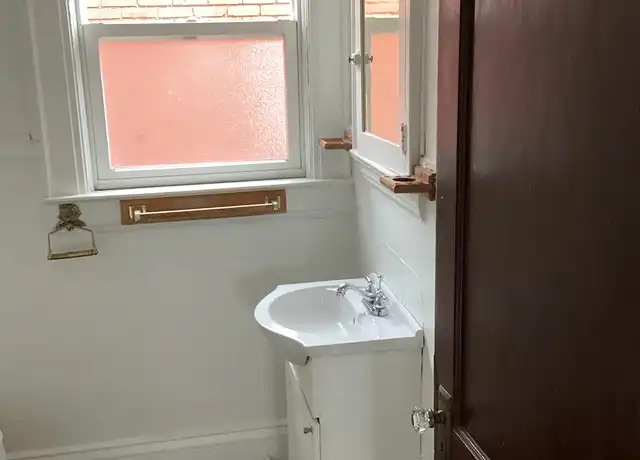 Property at 25 Delaware Ave, Charleston, WV, 25302, 2 beds, 1 bath, [object Object]