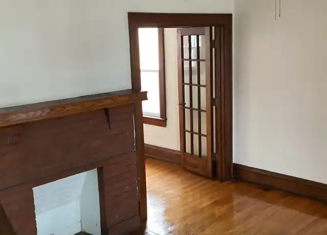 Property at 25 Delaware Ave, Charleston, WV, 25302, 2 beds, 1 bath, [object Object]