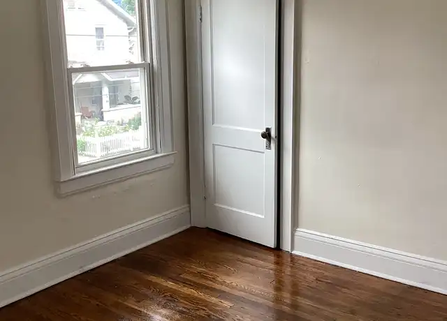 Property at 25 Delaware Ave, Charleston, WV, 25302, 2 beds, 1 bath, [object Object]