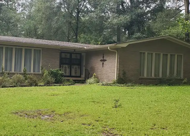 Property at 1084 Faust Ave, Ozark, AL, 36360, 4 beds, 2 baths, [object Object]