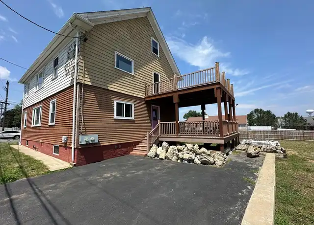 Property at 2872 Pawtucket Ave Unit 1, Riverside, RI, 02915, 2 beds, 1 bath, [object Object]