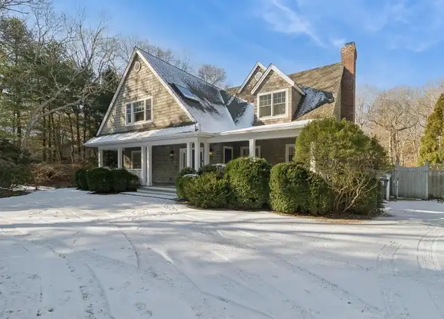 Property at 12 Bay Colony Ct, East Hampton, NY, 11937, 4 beds, 3.5 baths, [object Object]