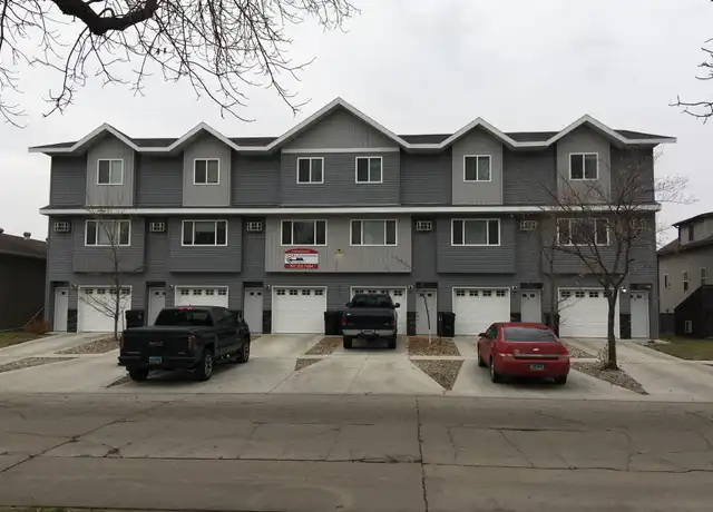 Property at 1122 19th St N, Fargo, ND, 58102, 3 beds, 2 baths, [object Object]