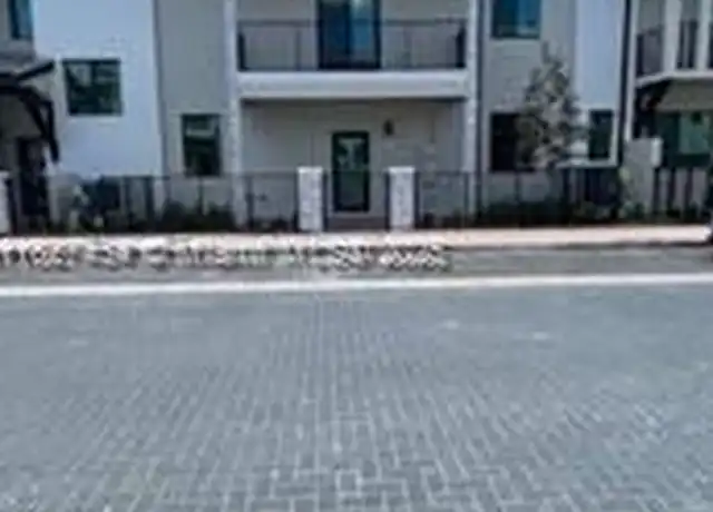 Property at 4239 NW 83rd Path, Doral, FL, 33166, 3 beds, 2.5 baths, [object Object]