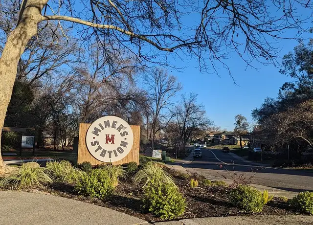 Photo of 11325 Quartz Dr, Auburn, CA 95602