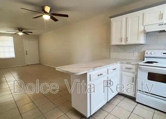 Property at 225 N 28th St Unit 1, McAllen, TX, 78501, 2 beds, 1 bath, [object Object]