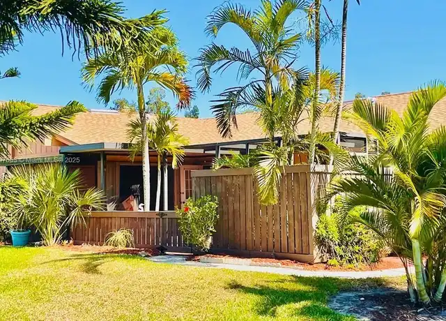 Property at 6396 Royal Woods Dr #6396, Fort Myers, FL, 33908, 2 beds, 2 baths, [object Object]