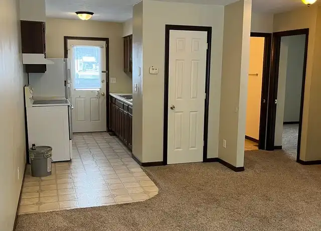 Property at 420 N Roosevelt St Unit 2, Warsaw, IN, 46580, 2 beds, 1 bath, [object Object]