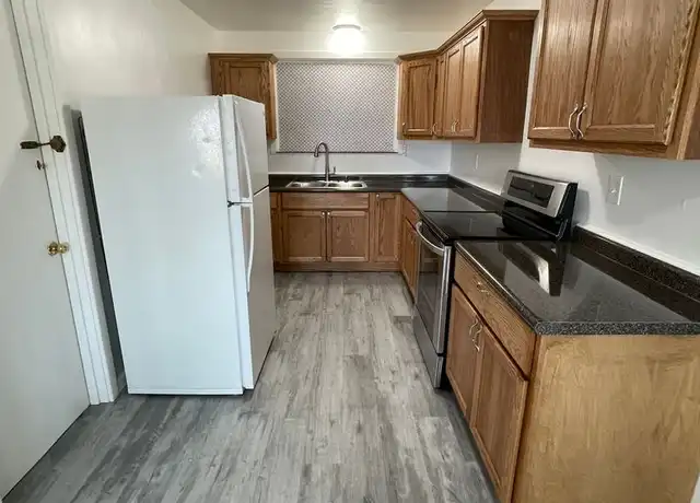 Property at 3738 W 12th St Apt 2, Erie, PA, 16505, 2 beds, 1 bath, [object Object]