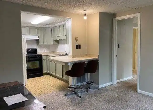 Property at 2072 E Roxboro Rd NE Unit M, Atlanta, GA, 30324, 1 bed, 1 bath, [object Object]