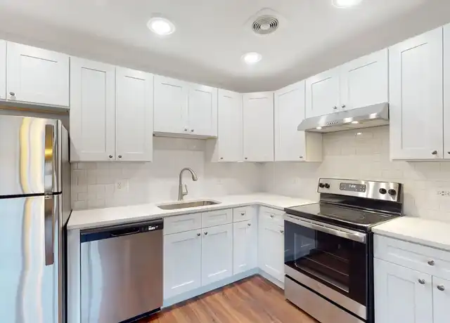 Property at Oak Park Apartments - 35 Chicago Ave, Oak Park, IL, 60302, 1 bed, 1 bath, [object Object]