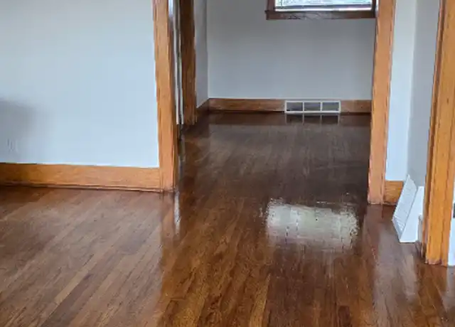 Property at 915 S 48th St, Omaha, NE, 68106, 3 beds, 1 bath, [object Object]