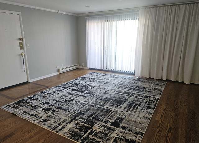 Photo of 5113 N East River Rd Unit 2C, Chicago, IL 60656