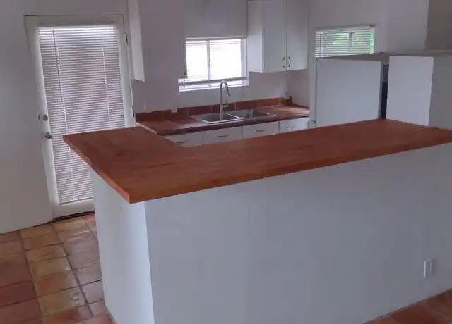 Property at 1380 N Indian Canyon Dr Unit 5, Palm Springs, CA, 92262, 1 bed, 1 bath, [object Object]