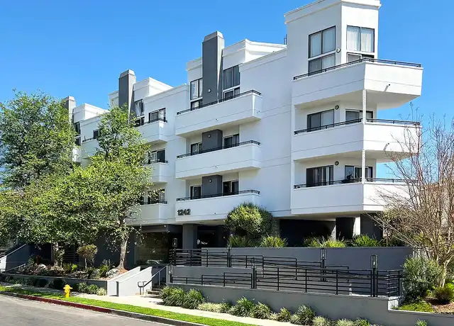 Property at 1242 McClellan Dr, Los Angeles, CA, 90025, 2 beds, 2 baths, [object Object]