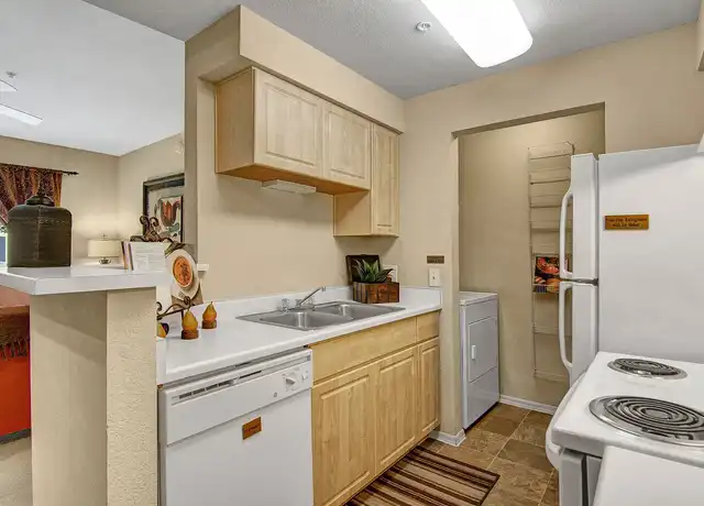 Property at The Retreat at Speedway - 7401 E Speedway Blvd, Tucson, AZ, 85710, 1-2 bed, 1-2 bath, [object Object]