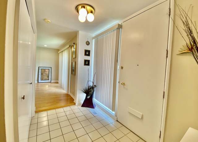 Photo of 138 Green Bay Rd #138, Glencoe, IL 60022