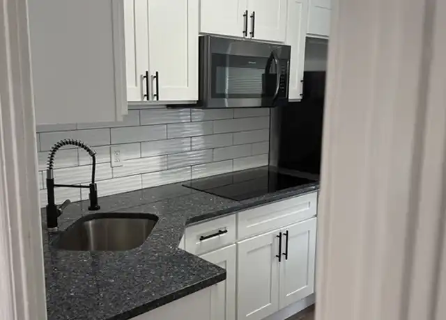 Property at 22 Fruit St Unit 2B, Taunton, MA, 02780, 1 bed, 1 bath, [object Object]