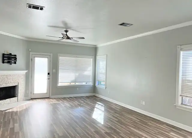 Property at 402 Wiley St, Hutto, TX, 78634, 3 beds, 2 baths, [object Object]