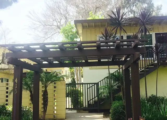 Photo of 405 N Madison Ave, Pasadena, CA 91101