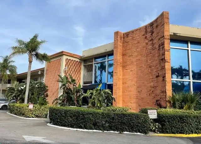 Property at 26 Diplomat Pkwy, Hallandale Beach, FL, 33009, 1 bed, 1 bath, [object Object]