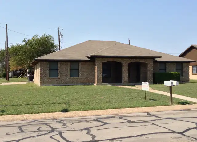 Property at 1419 Chapel Creek Rd, Waco, TX, 76712, 2 beds, 1 bath, [object Object]