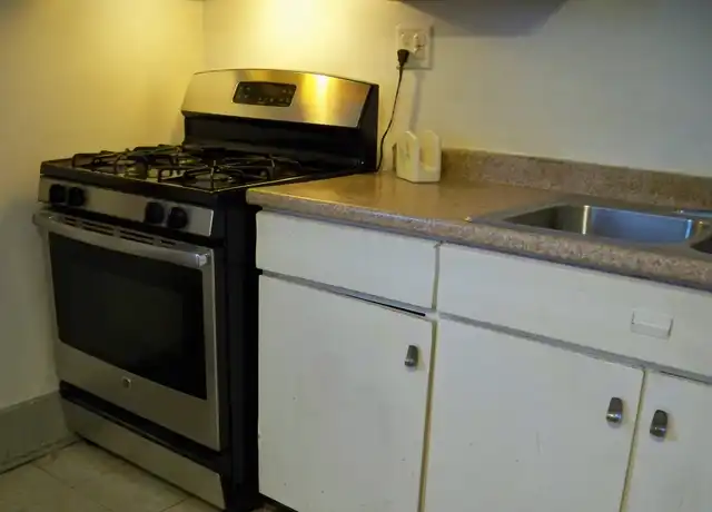 Property at 1401 Grand Ave Unit 1, Waukegan, IL, 60085, 2 beds, 1 bath, [object Object]