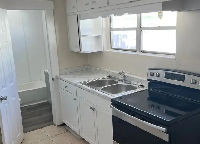 Property at 1316 N New York Ave, Lakeland, FL, 33805, 3 beds, 1 bath, [object Object]
