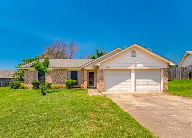Property at 3609 Palomino Dr, Arlington, TX, 76017, 3 beds, 2 baths, [object Object]