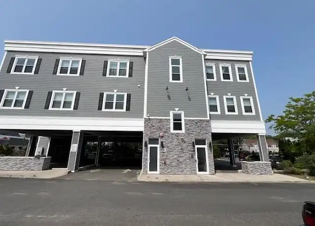 Property at 40 Division St Unit 2A, Farmingdale, NY, 11735, 1 bed, 1 bath, [object Object]