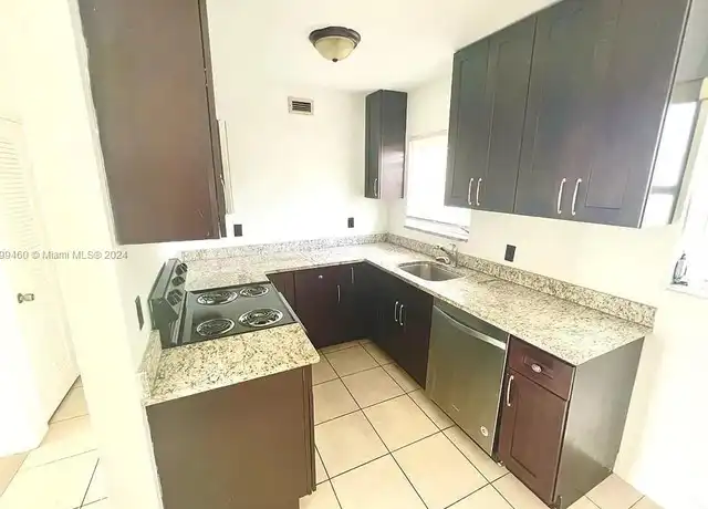 Property at 281 NE 40th St Unit 281-3, Oakland Park, FL, 33334, 1 bed, 1 bath, [object Object]