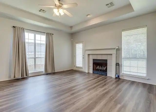 Property at 13801 Edmond Gardens Dr, Edmond, OK, 73013, 2 beds, 2 baths, [object Object]