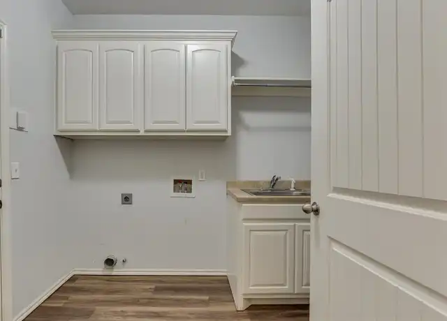 Property at 13801 Edmond Gardens Dr, Edmond, OK, 73013, 2 beds, 2 baths, [object Object]
