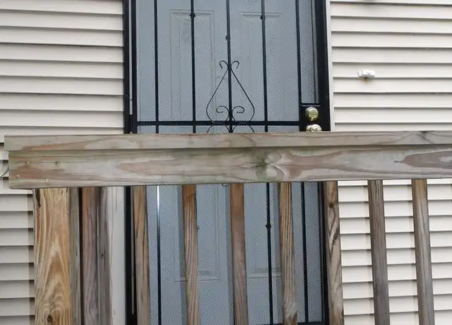 Property at 1233 S 2nd St Unit 1233-2, Louisville, KY, 40203, 1 bed, 1 bath, [object Object]