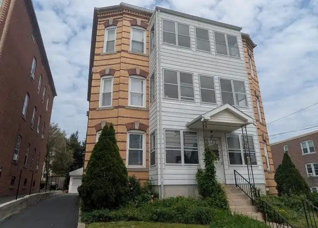 Property at 23 3rd St Unit Lyman St unit 3, New Britain, CT, 06051, 1 bed, 1 bath, [object Object]