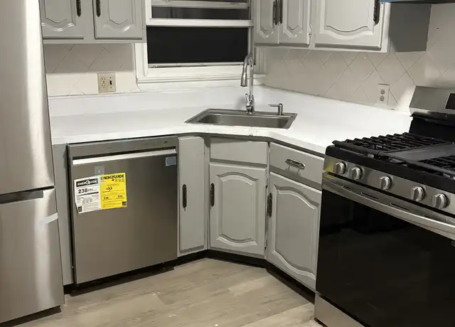 Property at 13 Seidler St Unit 2, Jersey City, NJ, 07304, 2 beds, 1 bath, [object Object]