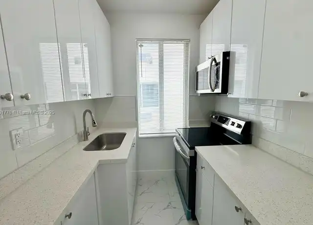 Property at 856 SW 6th St Unit 102, Miami, FL, 33130, 1 bed, 1 bath, [object Object]