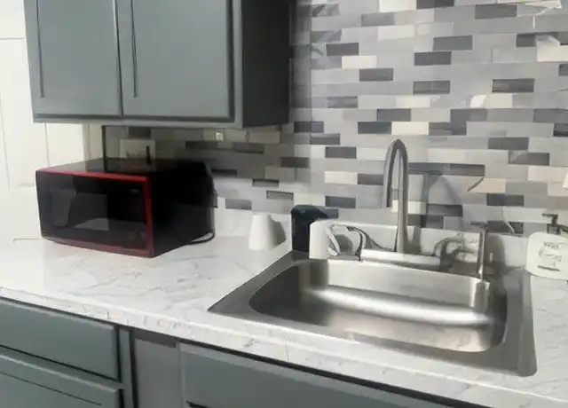 Property at 94 Cumerford St Unit 2, Providence, RI, 02909, 2 beds, 1 bath, [object Object]