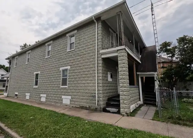 Property at 724 E Lawrence St, Mishawaka, IN, 46545, 2 beds, 1 bath, [object Object]
