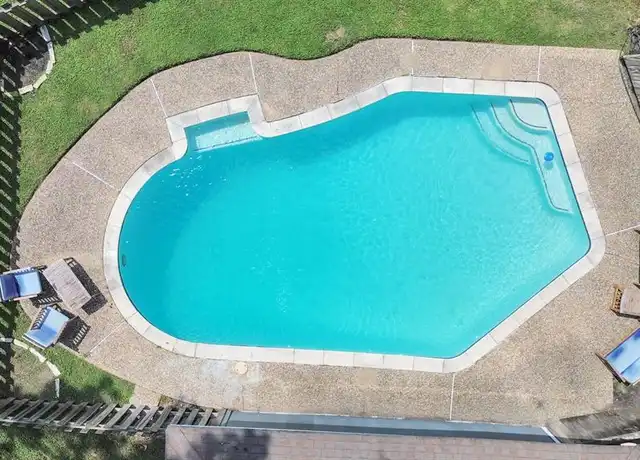 Property at 21722 Forest Glade Dr, Humble, TX, 77338, 6 beds, 2 baths, [object Object]