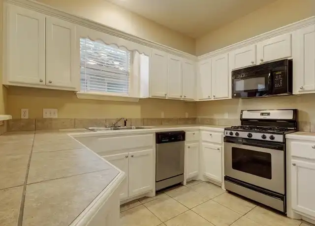 Property at 2906 Pearl St Unit B, Austin, TX, 78705, 4 beds, 2.5 baths, [object Object]