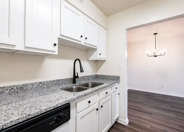 Property at Grinstead Manor Apartments - 2344 Grinstead Dr, Louisville, KY, 40204, 2 beds, 2 baths, [object Object]