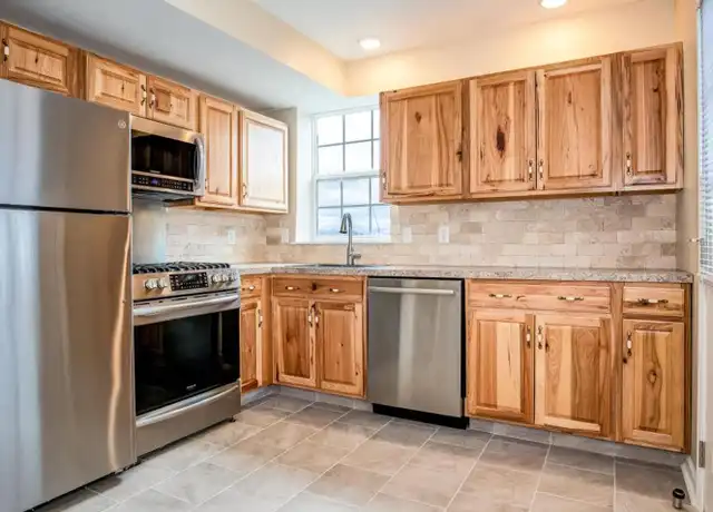 Property at 160 W Madison St Unit 3, Rochester, PA, 15074, 2 beds, 1 bath, [object Object]