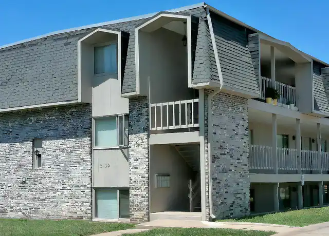 Property at 2132 F St Unit 09, Lincoln, NE, 68510, 1 bed, 1 bath, [object Object]