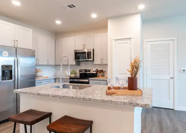 Property at 1000 Antoine Dr, Houston, TX, 77055, 1 bed, 1 bath, [object Object]