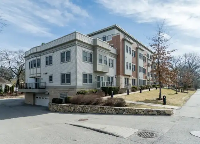 Property at 321 Hammond Pond Pkwy, Chestnut Hill, MA, 02467, 2 beds, 2 baths, [object Object]