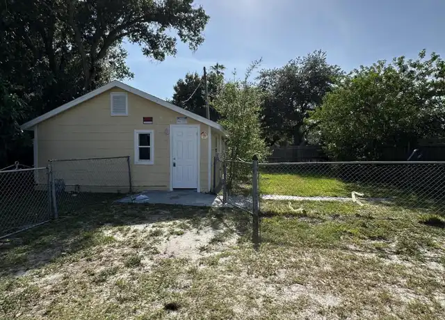 Property at 321 N 11th St Unit D, Fort Pierce, FL, 34950, 2 beds, 1 bath, [object Object]