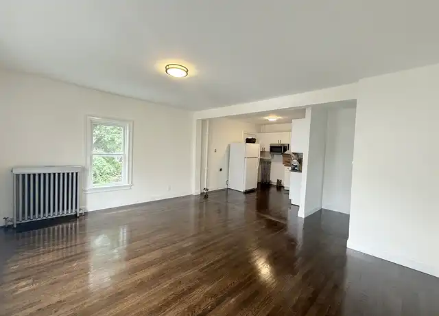 Property at 10 Parker St Unit 2, Everett, MA, 02149, 3 beds, 1 bath, [object Object]