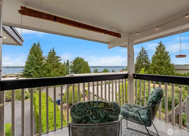 Property at 6627 Lakeview Dr Unit A304, Kirkland, WA, 98033, 2 beds, 1 bath, [object Object]