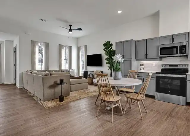 Property at West Row Lofts & Townhomes - 195 Oxmoor Rd, Birmingham, AL, 35209, 2 beds, 2 baths, [object Object]